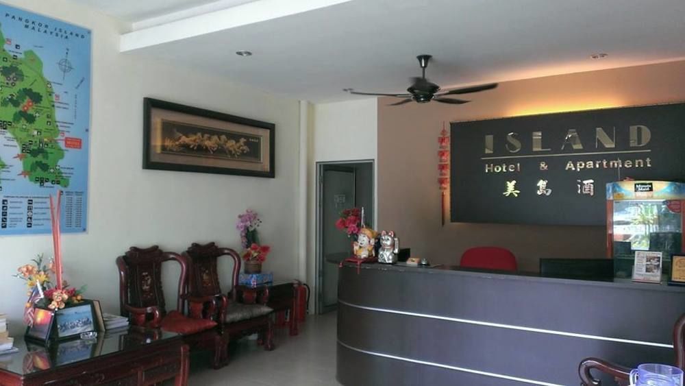 Oyo 44078 The Island Hotel Kampong Pasir Bogak Exterior photo